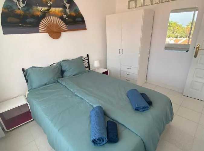 Island Village Ocean View * アデヘ