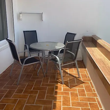 Island Village Ocean View אדחה